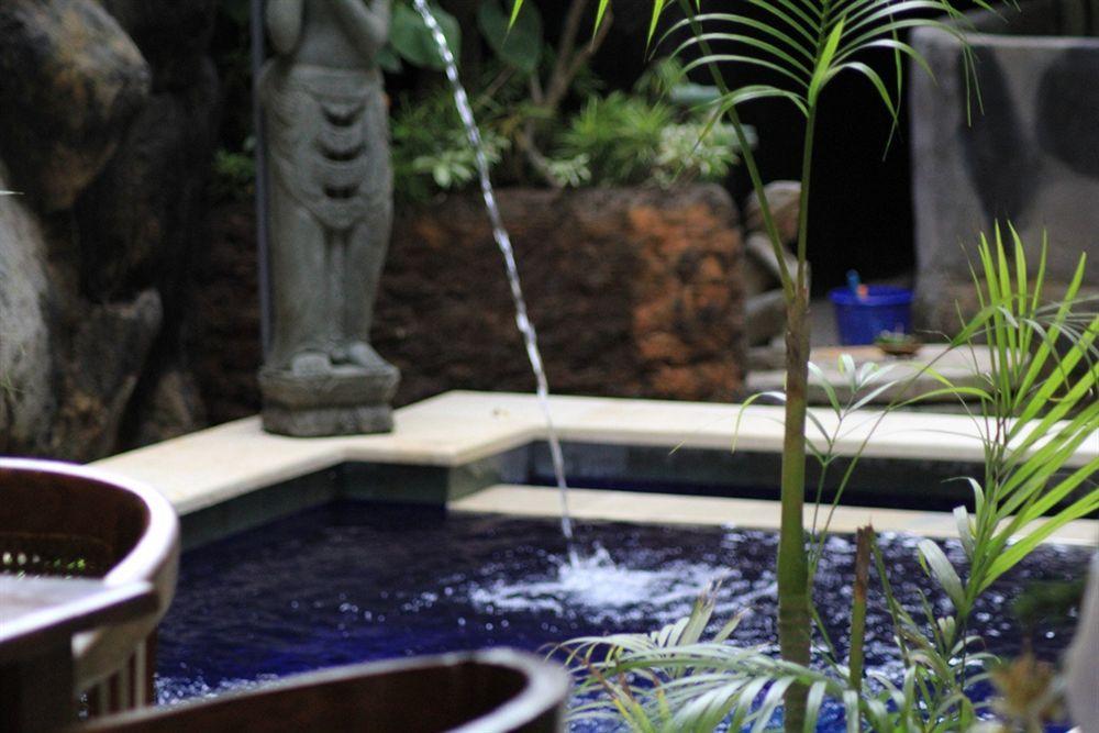 Sus Beach Cottages 1 Legian BALI Exterior photo